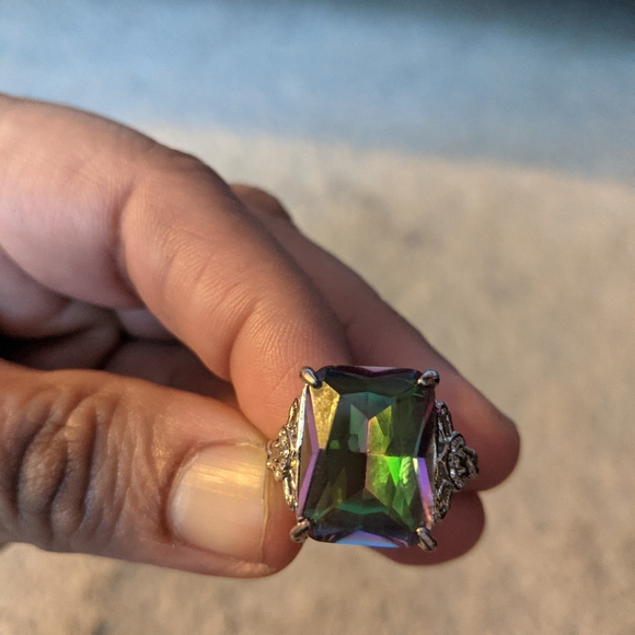 Mystic topaz ring size 8 - Picture 3 of 3